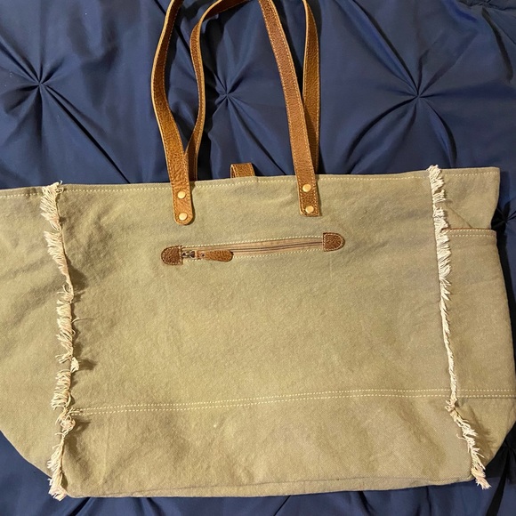 Myra Large Canvas Weekender Bag - Picture 4 of 8